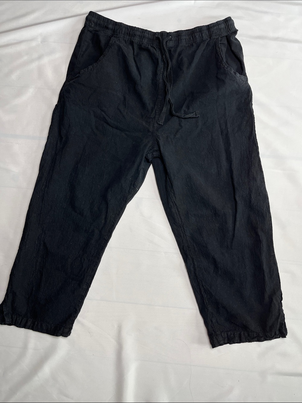 Relaxed Black Drawstring Capris